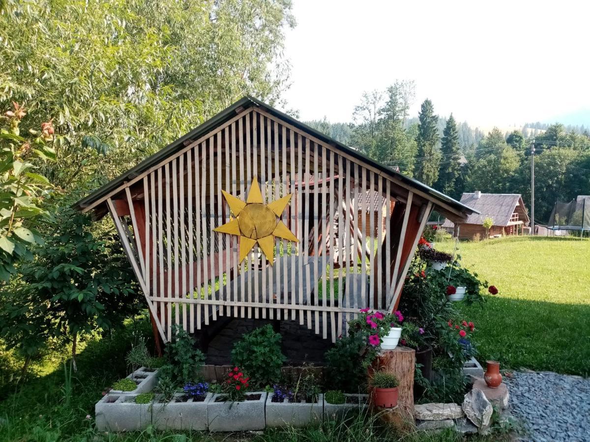 Sadyba Sunny House Pilipets Екстериор снимка