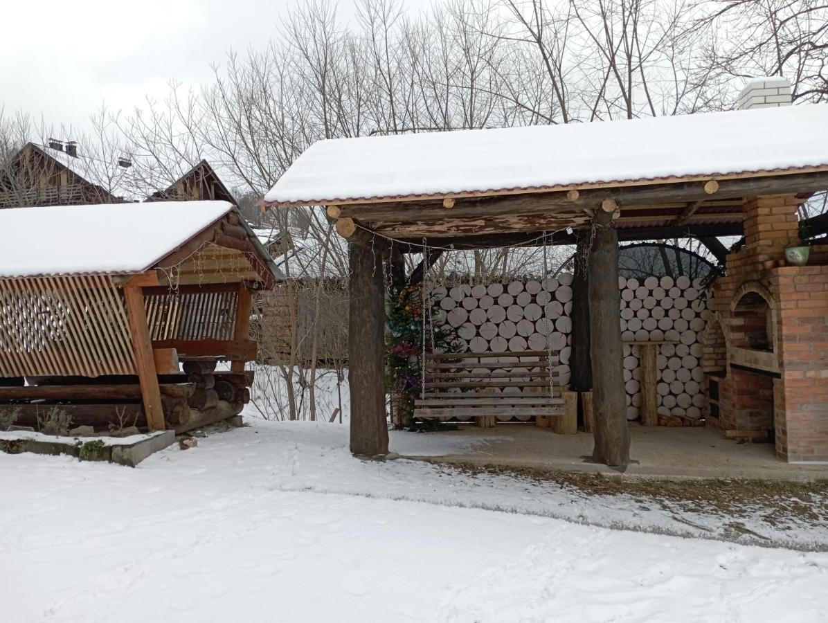 Sadyba Sunny House Pilipets Екстериор снимка