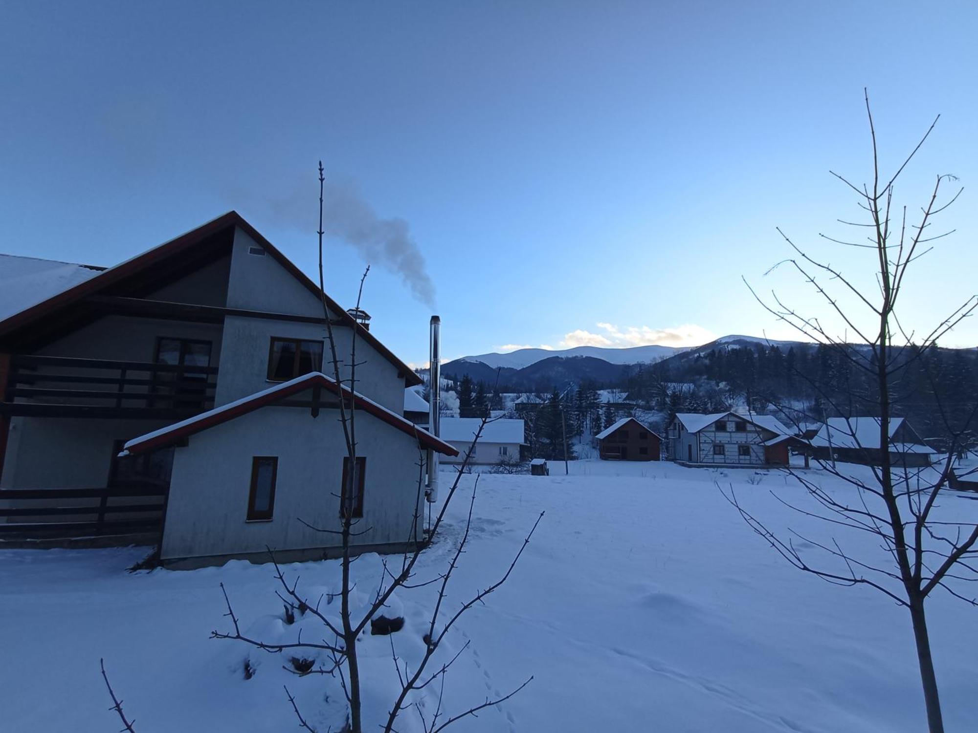 Sadyba Sunny House Pilipets Екстериор снимка