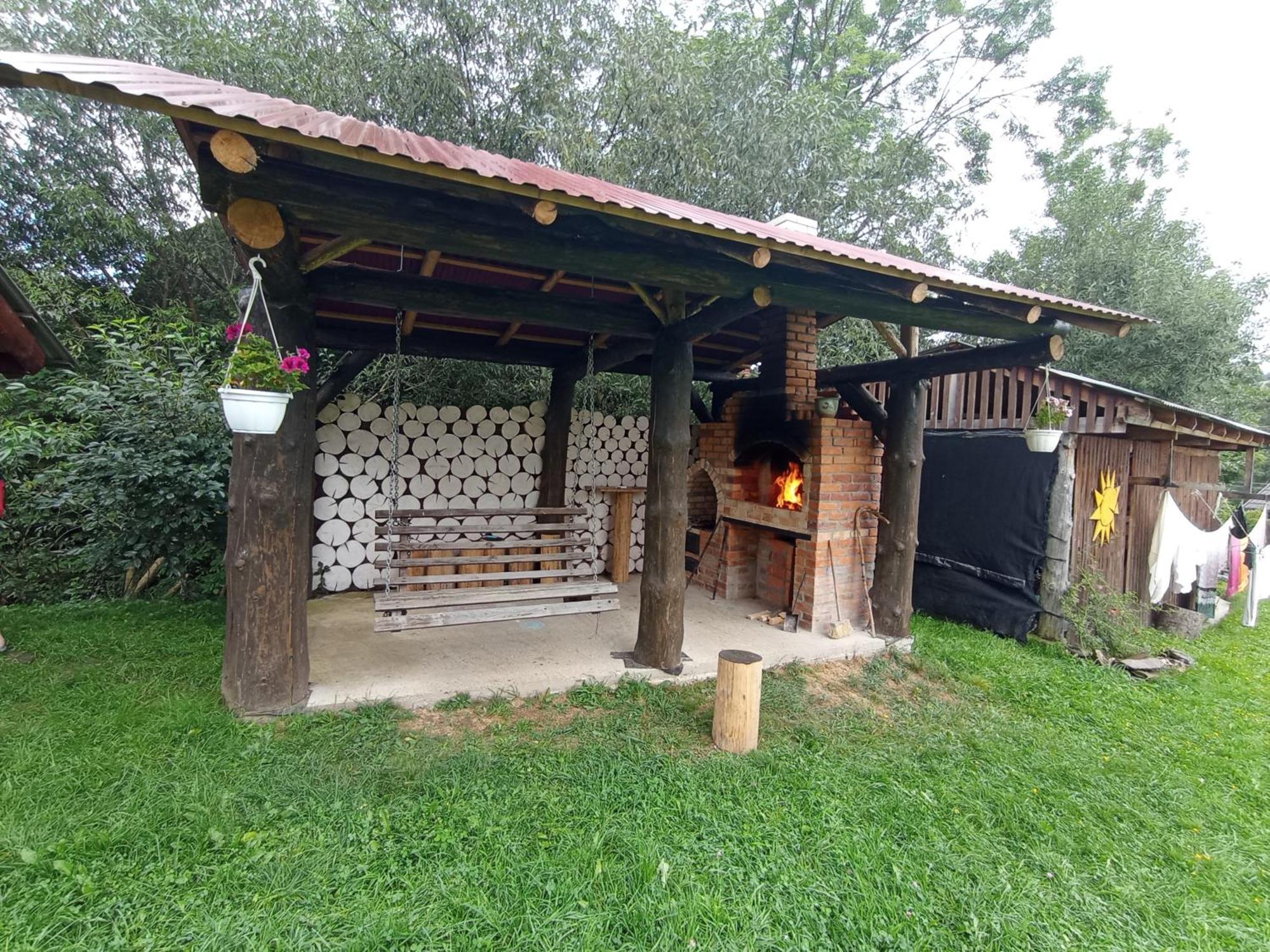 Sadyba Sunny House Pilipets Екстериор снимка