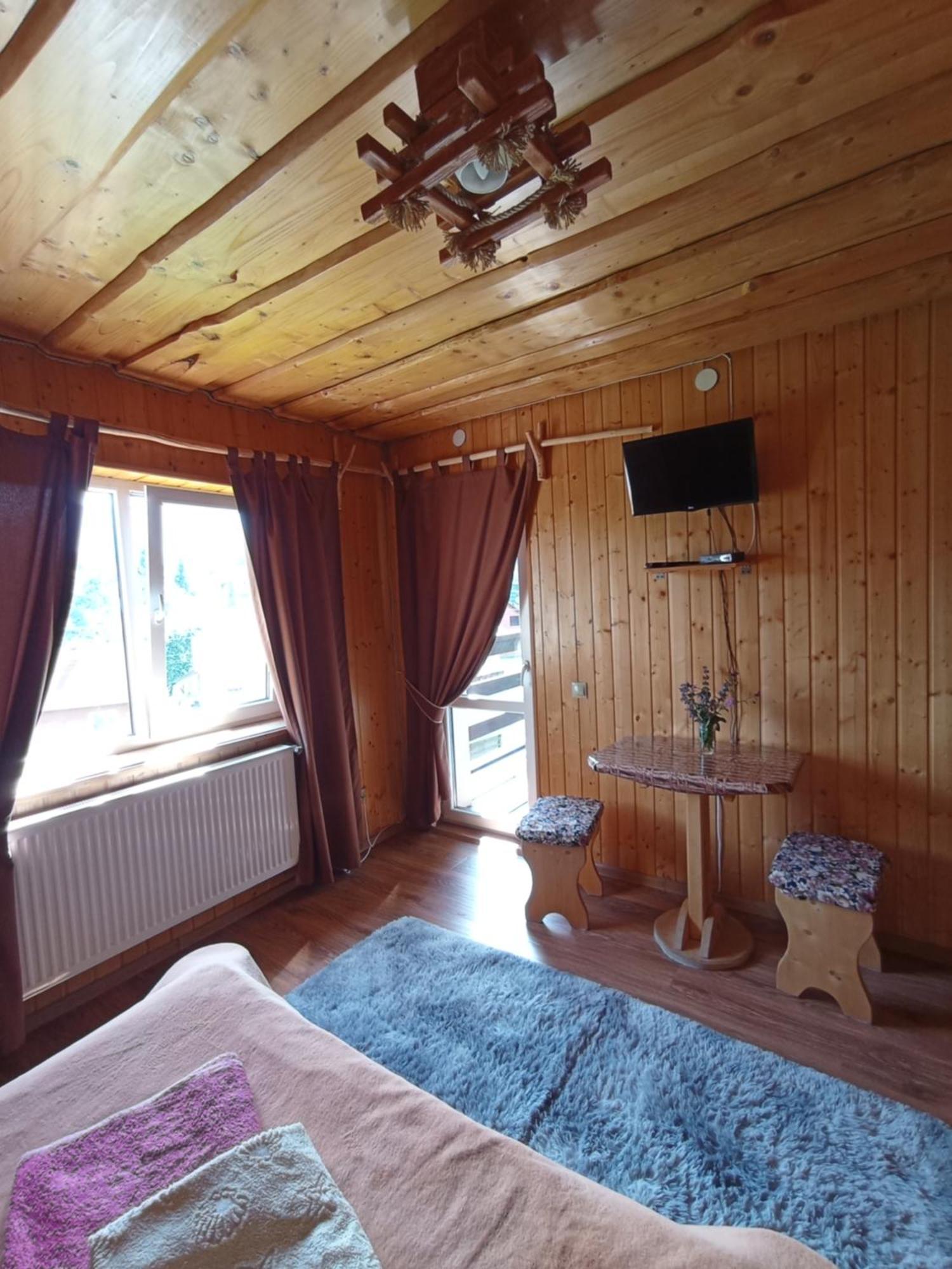 Sadyba Sunny House Pilipets Екстериор снимка